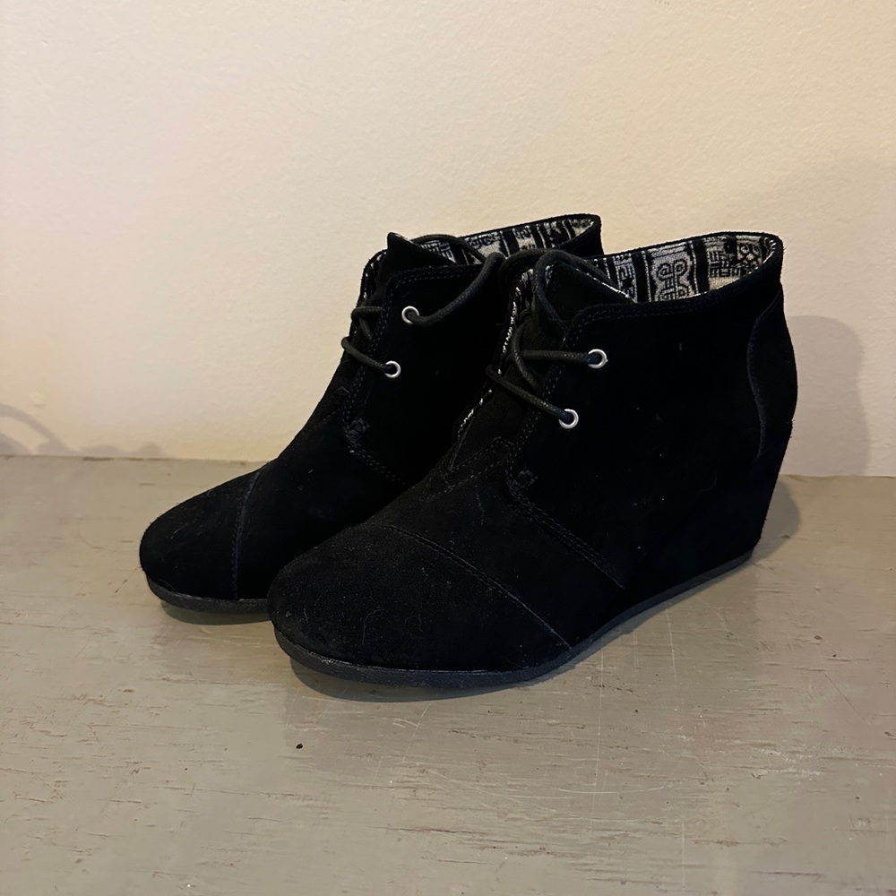 Toms Lace-up Black Wedge Booties Size 9.5